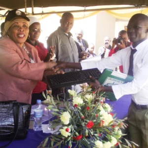 offering computer to best student